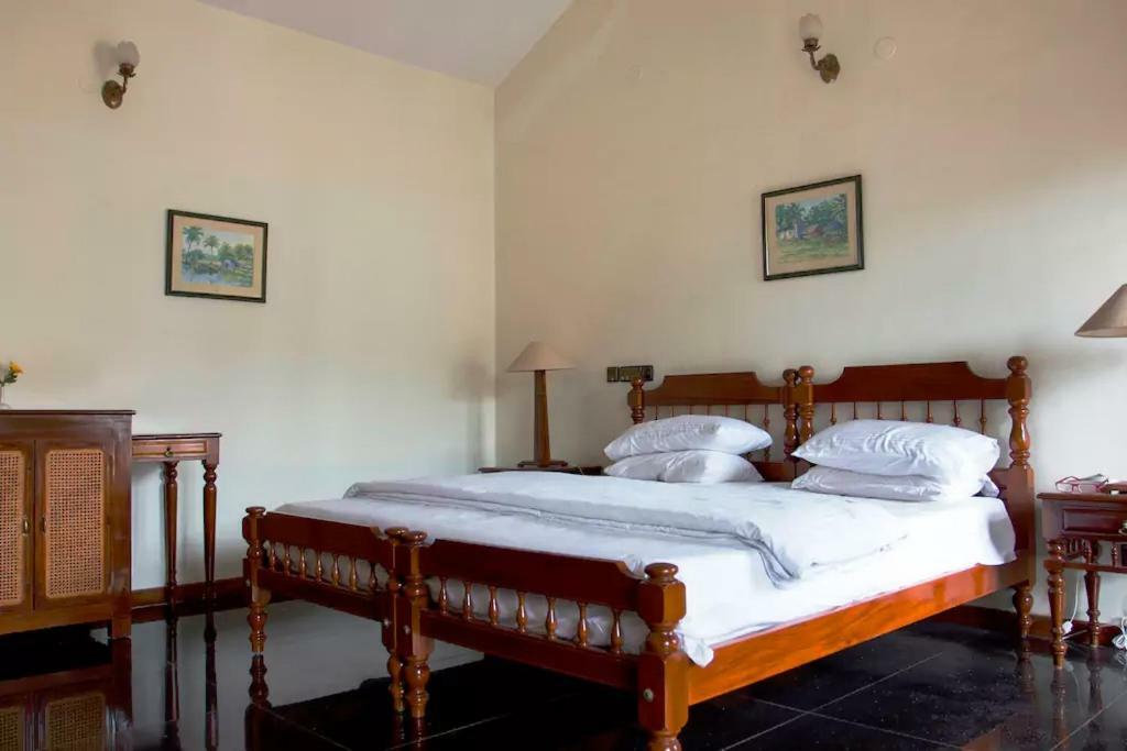 Villa Serena Бангалор Екстериор снимка
