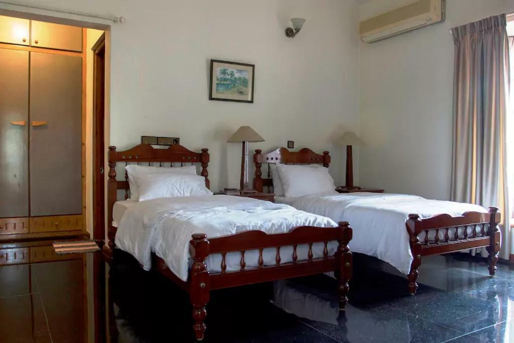 Villa Serena Бангалор Екстериор снимка