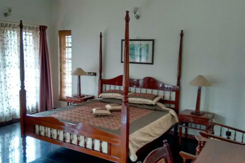 Villa Serena Бангалор Екстериор снимка