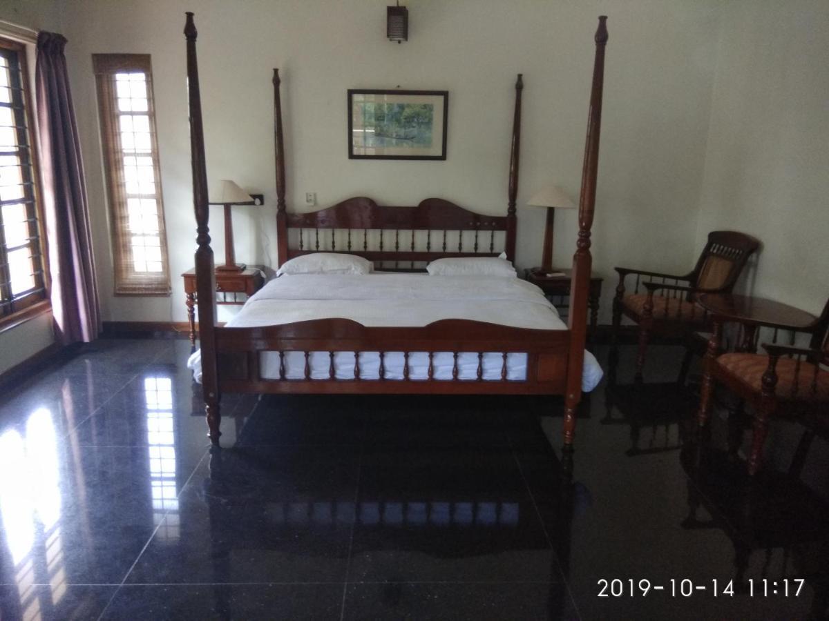 Villa Serena Бангалор Екстериор снимка