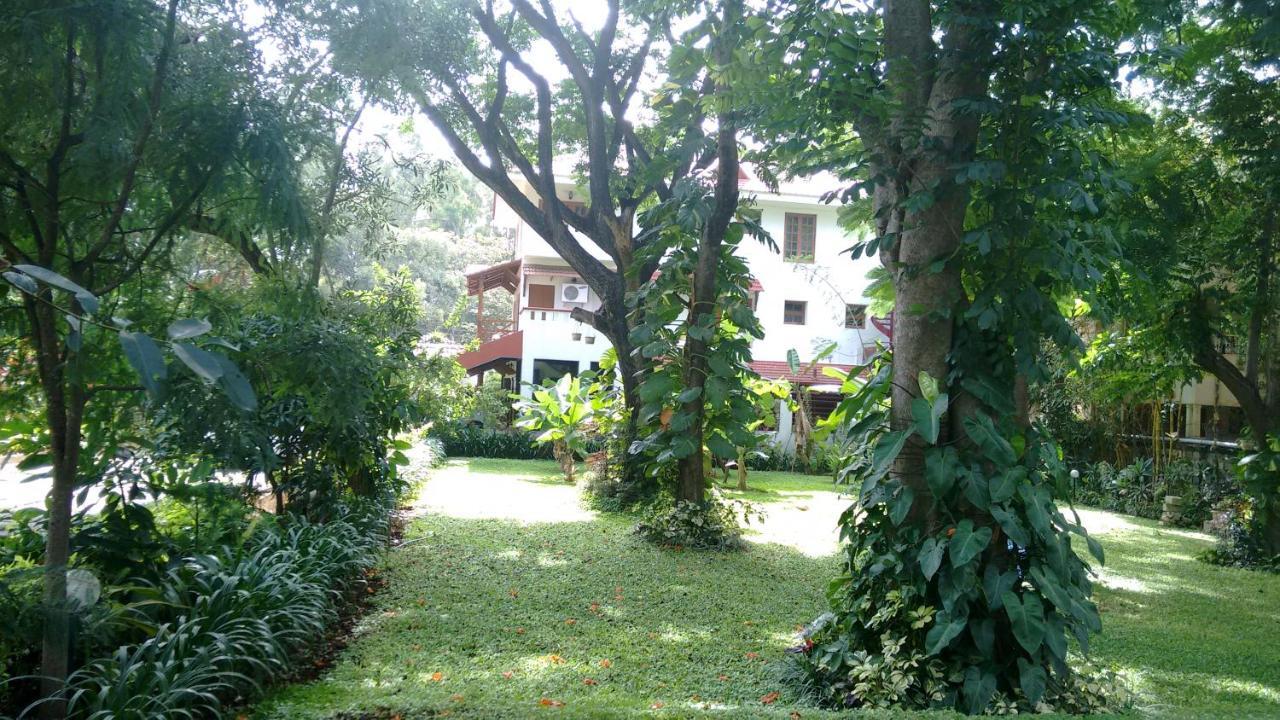 Villa Serena Бангалор Екстериор снимка